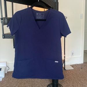 Figs 3-Pocket Scrub Top